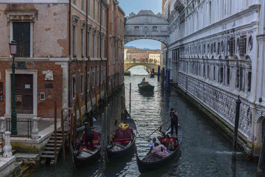 Italia - Venecia 073 - puente de los Suspiros.jpg